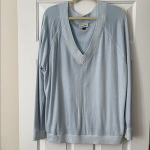 Universal Thread Light Blue V-Neck Women’s thin casual sweatshirt